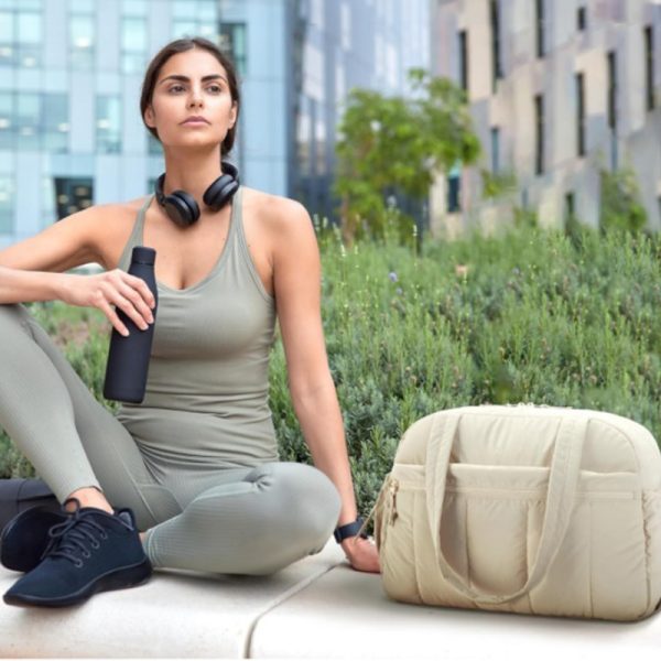 Large Capacity Carry-On Travel Duffel Bag for Women, with Shoulder Strap, Ideal for Weekend Overnight Trips and Sport Gym Use - Image 5